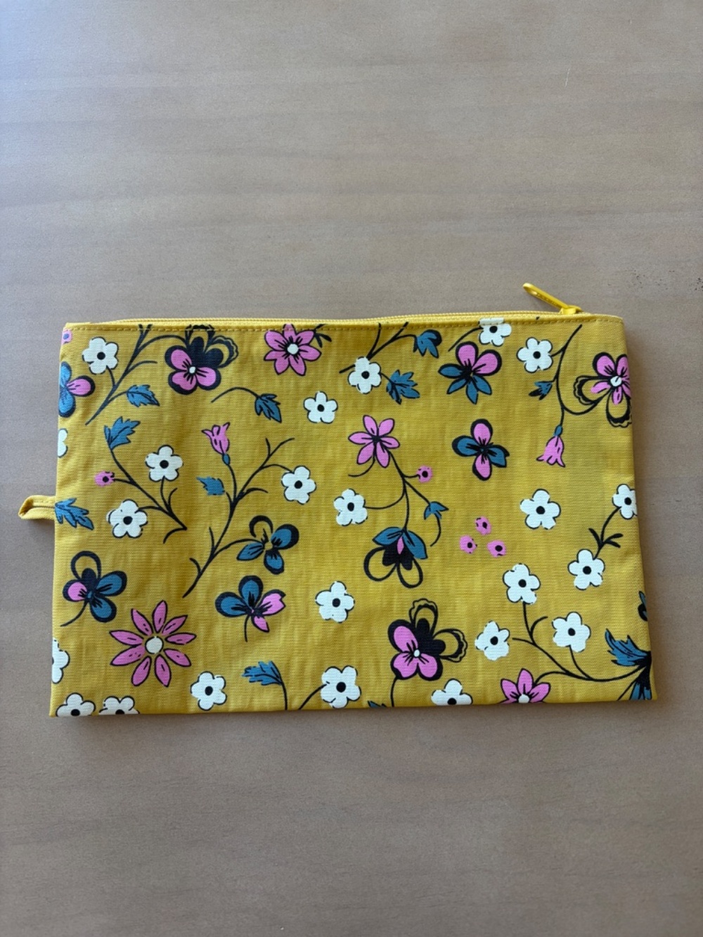 BAGGU Large Flat Pouch Wildwood Mix Yellow Floral Print NWOT - Picture 2 of 8